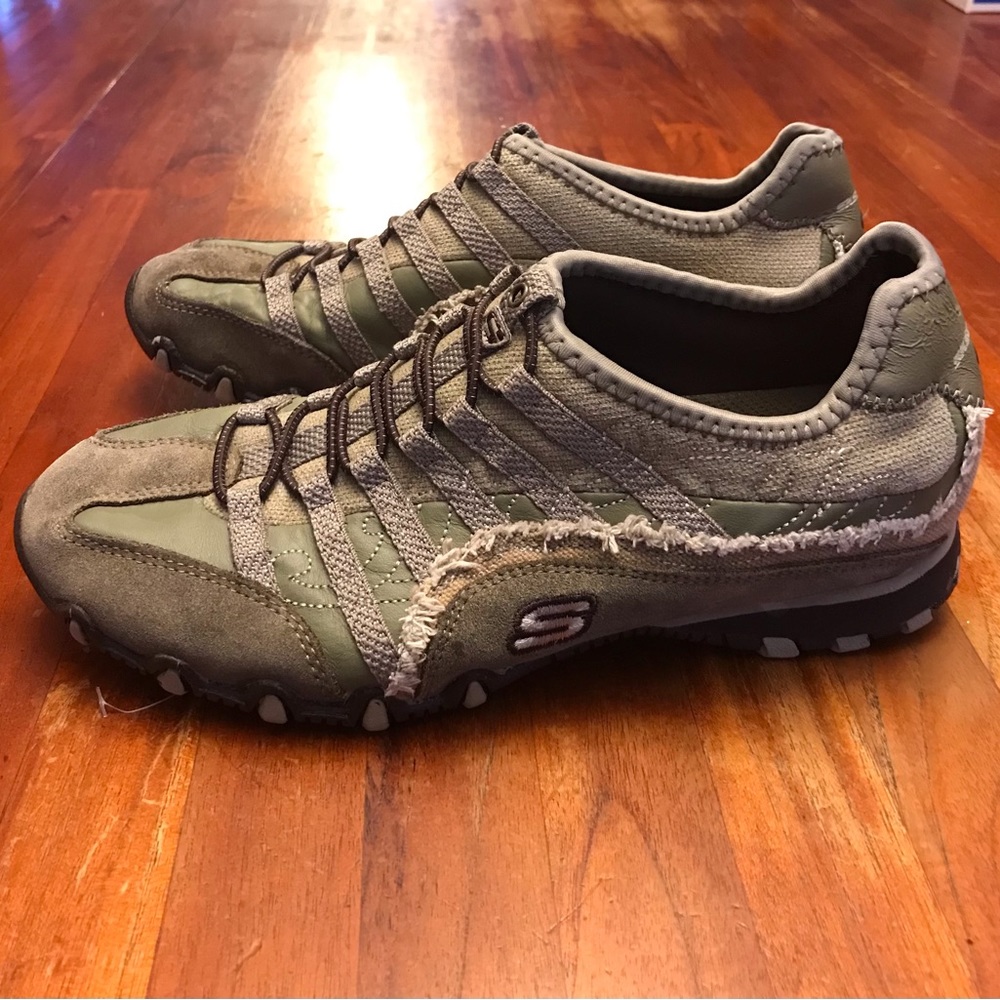 Skechers Womens Straightaway shoes size 7.5 Olive Green Leather And Canvas Upper